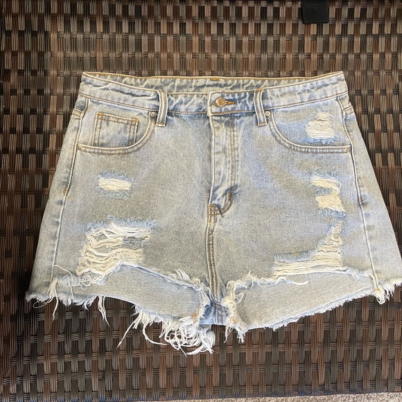 SHEIN Pants - SheIn high waisted distressed jean shorts